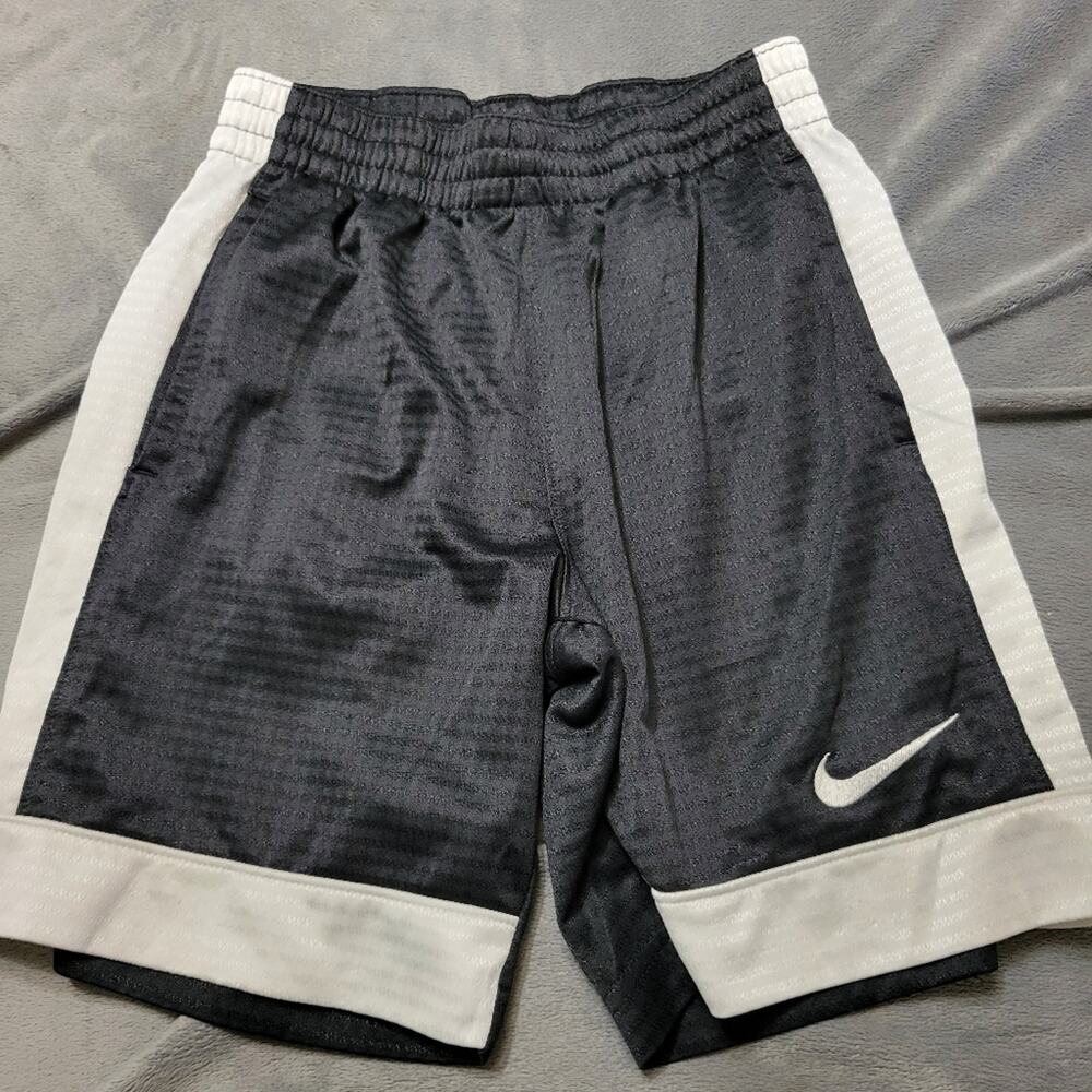Nike Boys XL Black White Trophy Training Shorts Dri Fit Drawstring Comfort